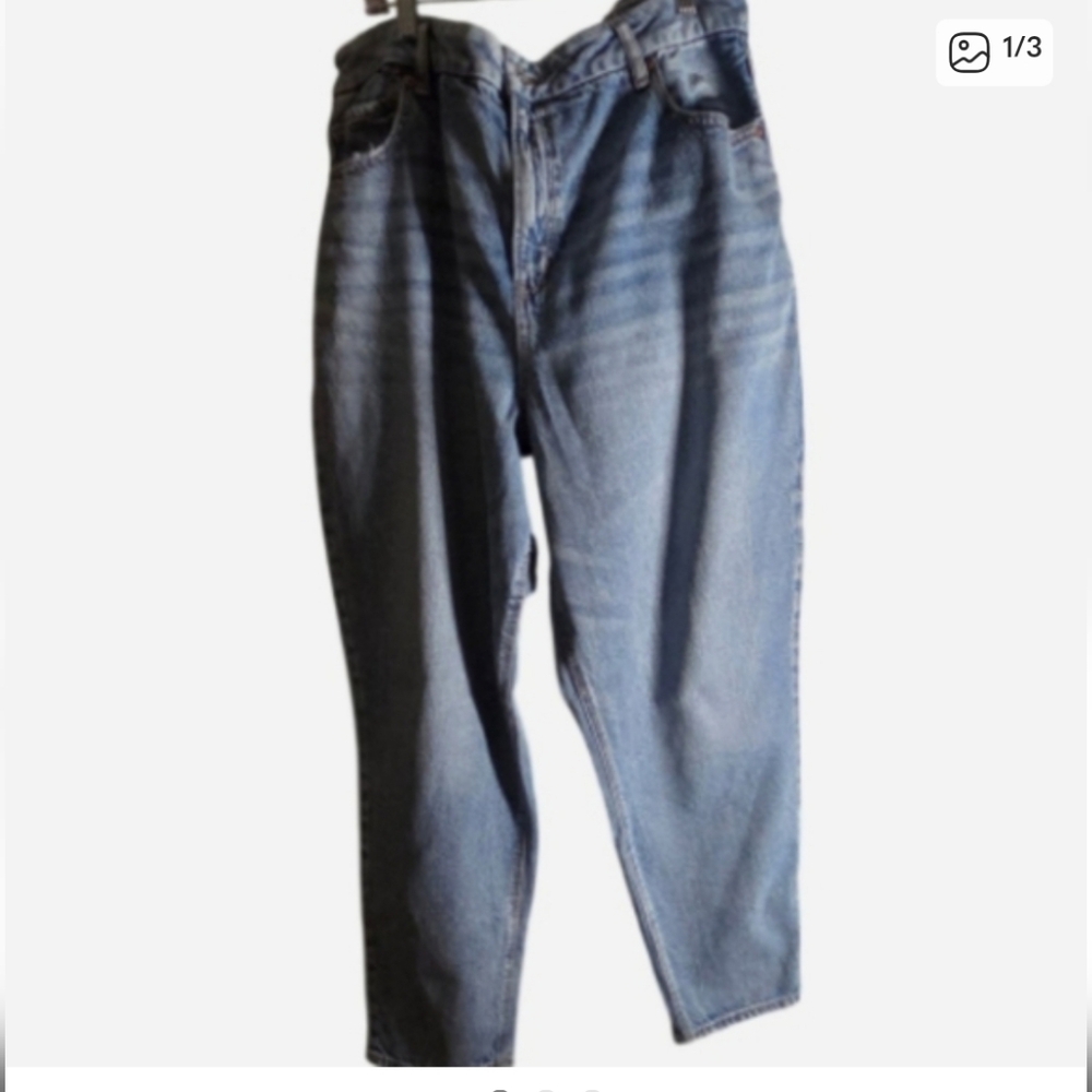 American Eagle Outfitters Light Blue Straight Leg Jeans